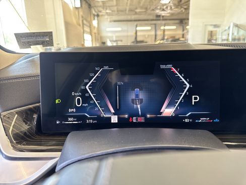 Used 2024 BMW X7 xDrive40i w/ Premium Package image 23