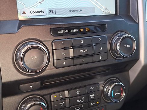 Used 2018 Ford F150 Lariat image 24