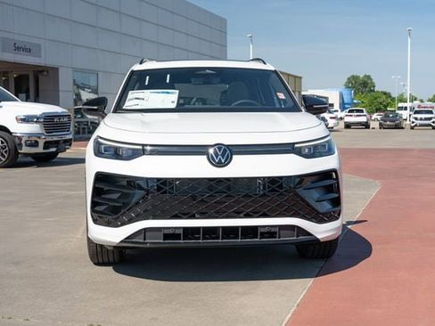 New 2026 Volkswagen Tiguan SE R-Line FWD image 9