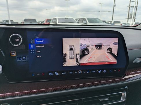 Used 2026 Chevrolet Traverse RS image 16