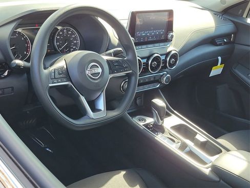 New 2025 Nissan Sentra SV image 5
