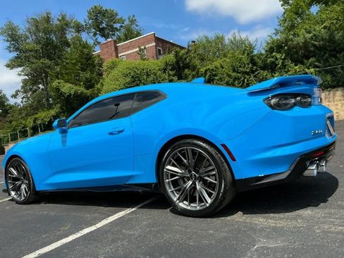 Used 2022 Chevrolet Camaro ZL1 RWD image 9