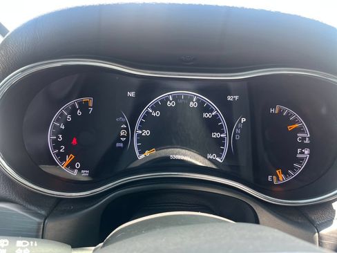 Used 2022 Jeep Grand Cherokee Laredo X RWD image 12