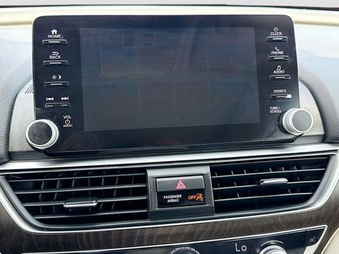 Used 2018 Honda Accord EX image 28
