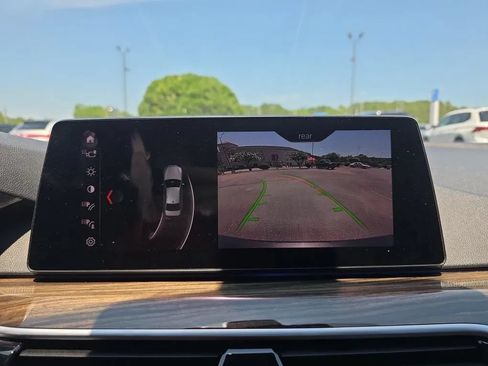Used 2019 BMW 530i w/ Convenience Package RWD image 29