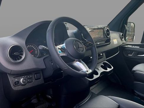 New 2025 Mercedes-Benz Sprinter 2500 image 8