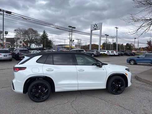 New 2026 Volkswagen Tiguan SE R-Line image 1