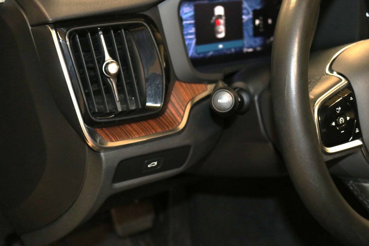 Used 2024 Volvo S60 B5 Plus FWD image 59