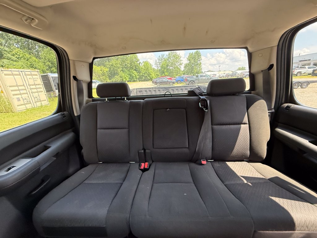 Used 2011 Chevrolet Silverado 2500 LT w/ Interior Plus Package AWD/4WD image 18
