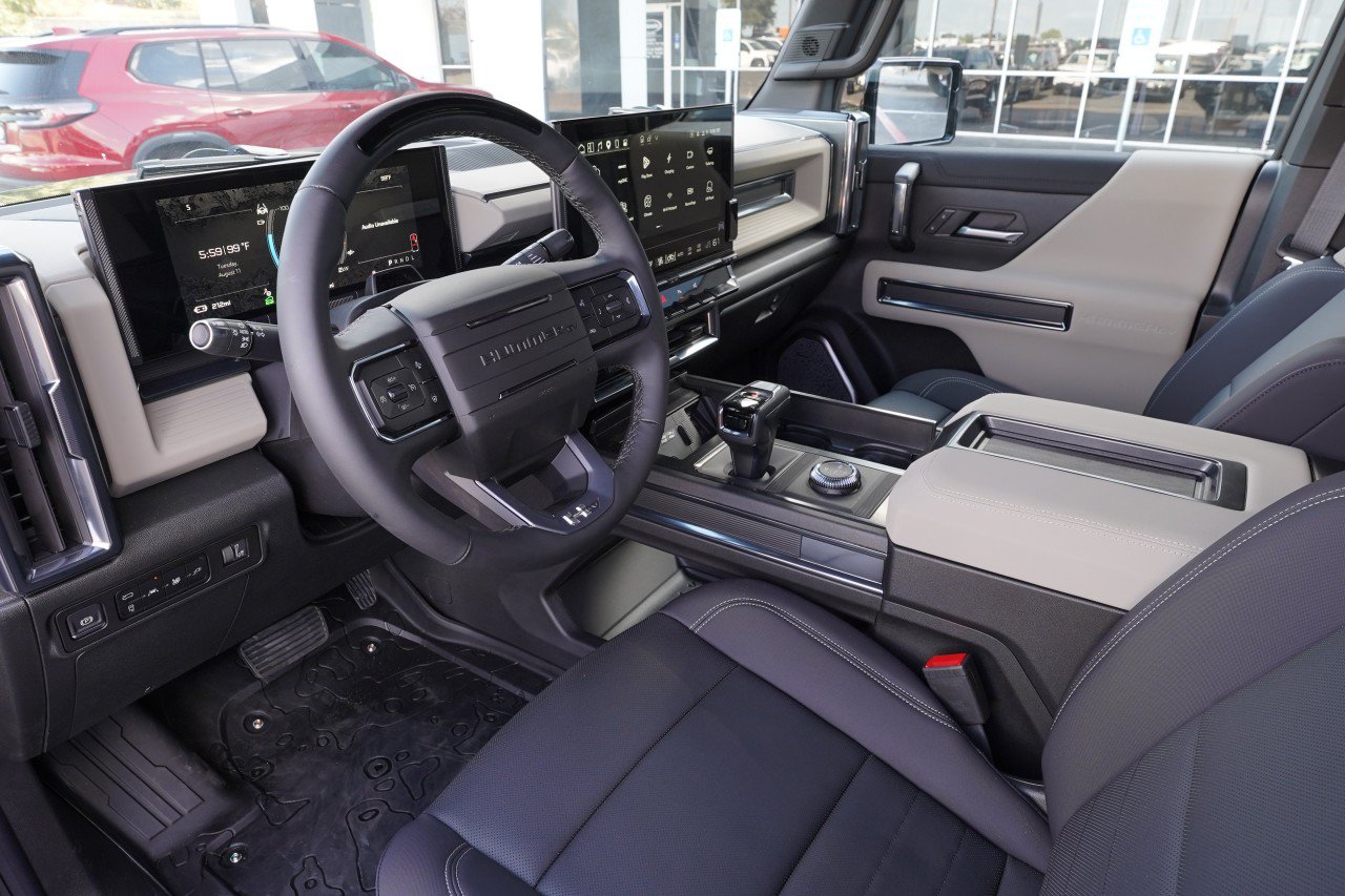 New 2026 GMC Hummer EV SUV AWD/4WD image 17
