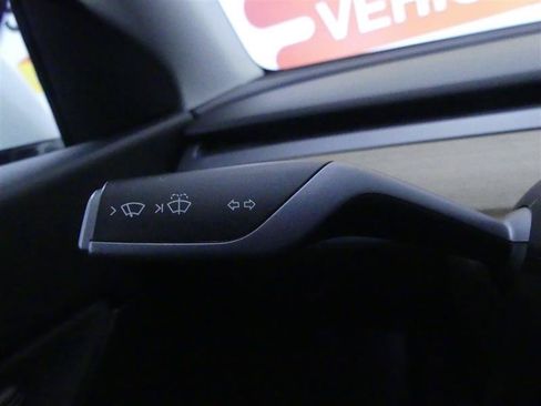 Used 2021 Tesla Model Y Long Range AWD/4WD image 15