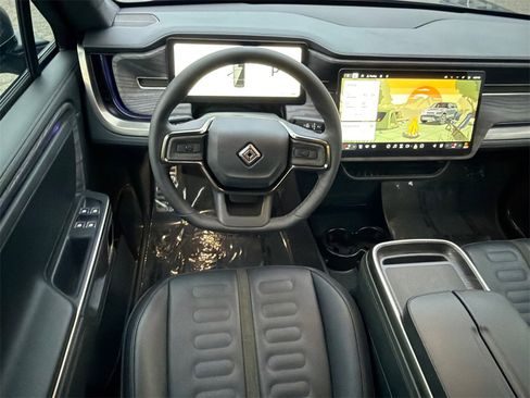 Used 2023 Rivian R1S Adventure image 27