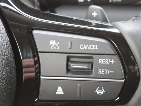 Used 2025 Honda Pilot EX-L image 11