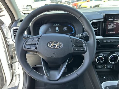 New 2025 Hyundai Venue Limited image 27