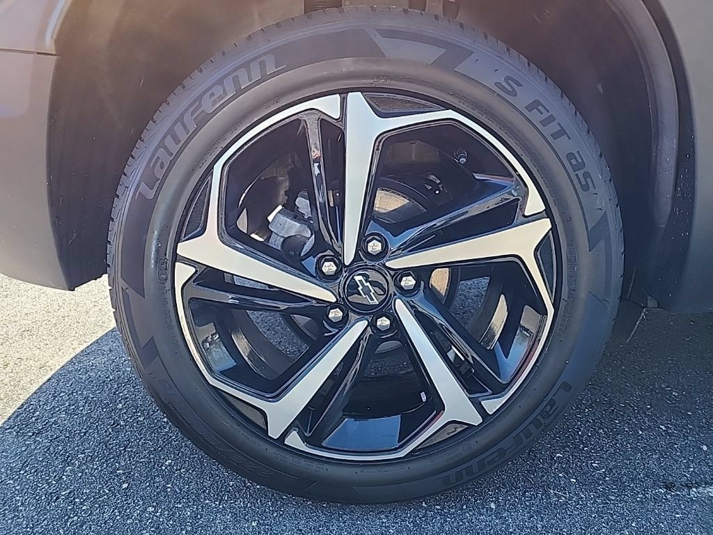 Used 2023 Chevrolet TrailBlazer RS AWD/4WD image 32