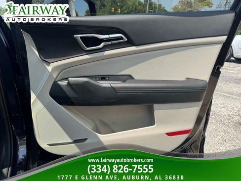 Used 2026 Kia Sportage EX FWD image 29
