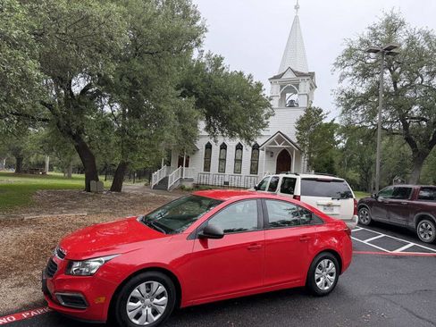 Used 2016 Chevrolet Cruze LS image 1
