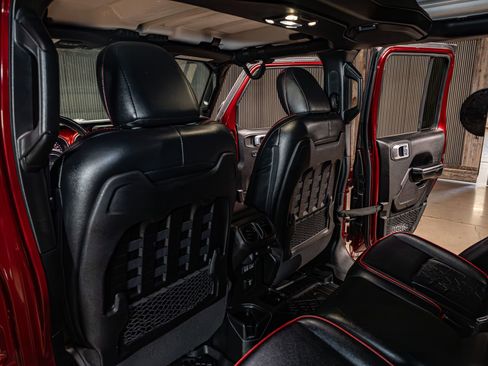 Used 2021 Jeep Gladiator Rubicon AWD/4WD image 26