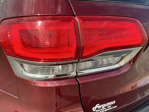 Used 2018 Jeep Grand Cherokee Limited image 14