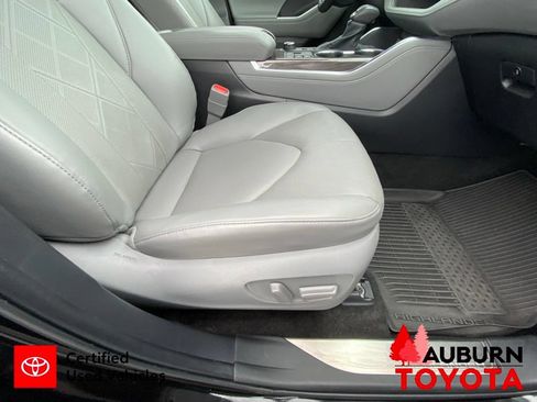 Certified 2024 Toyota Highlander Platinum AWD/4WD image 19