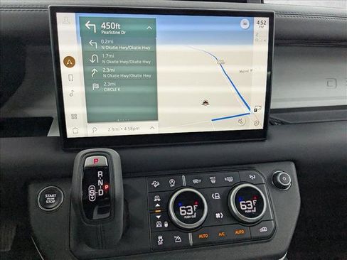 Used 2025 Land Rover Defender 110 X-Dynamic SE image 16