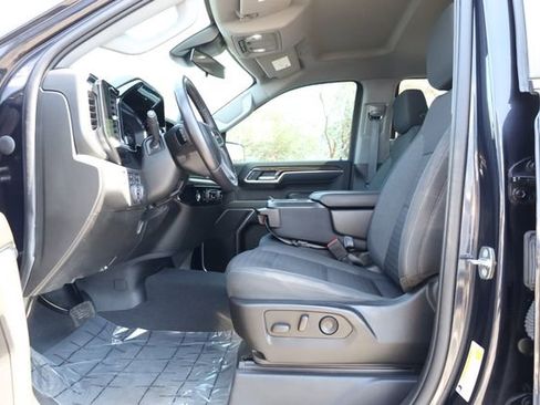 Used 2022 Chevrolet Silverado 1500 LT image 12