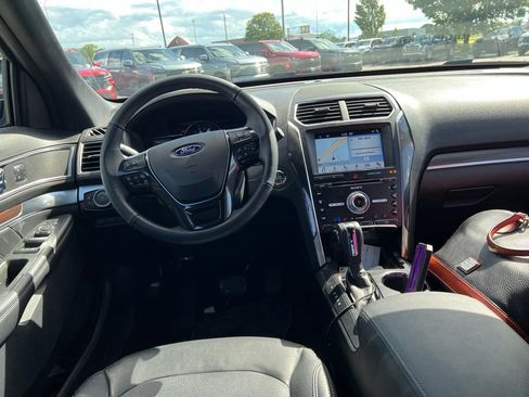 Used 2018 Ford Explorer Limited w/ Ford Safe & Smart Package AWD/4WD image 9