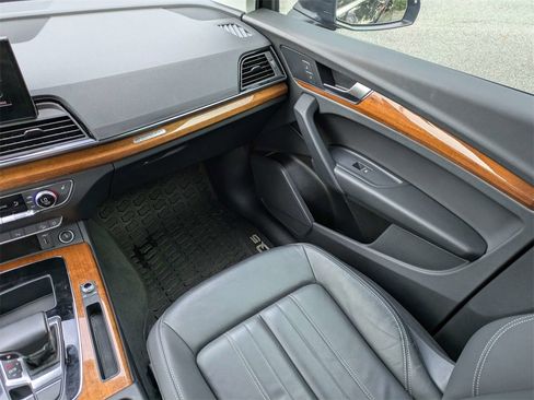 Used 2023 Audi Q5 2.0T Premium w/ Convenience Package image 18