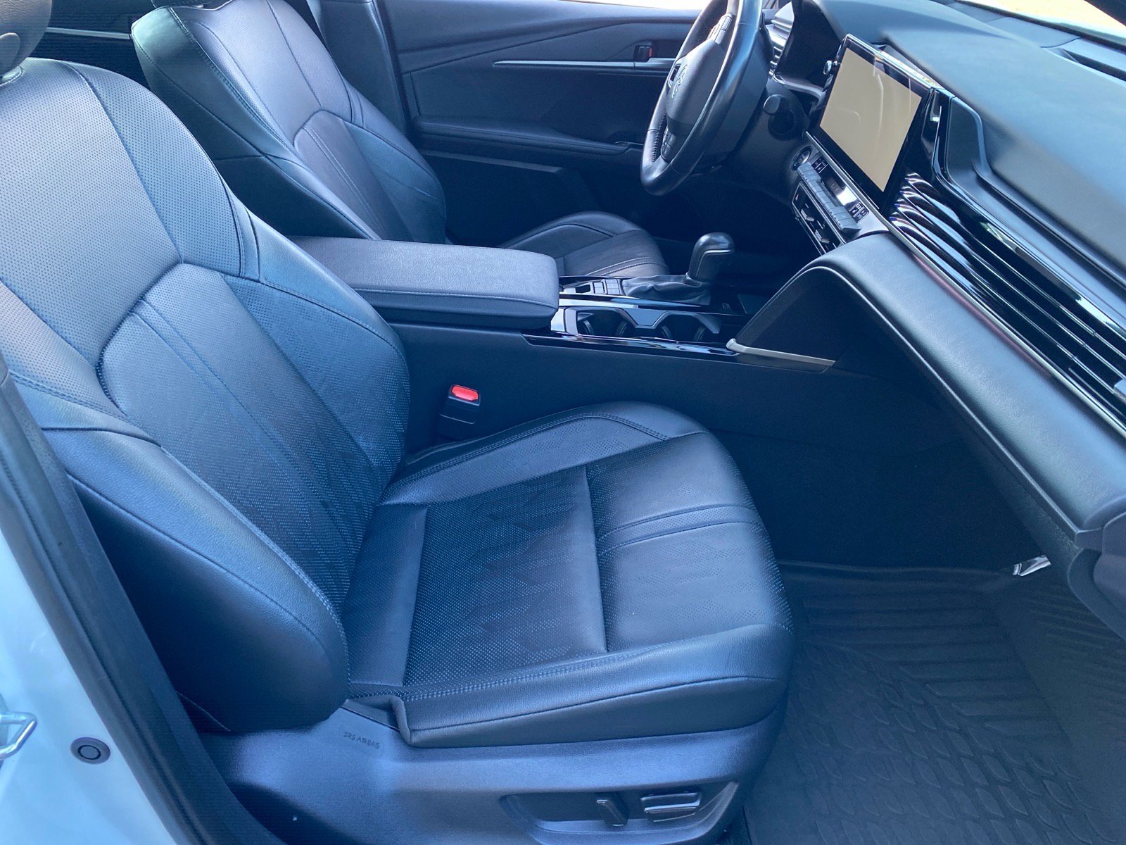 Used 2025 Toyota Camry XSE AWD/4WD image 27