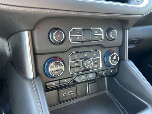 Used 2023 Chevrolet Suburban LT image 28