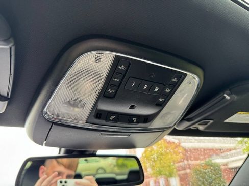 Used 2022 Chrysler 300 S RWD image 30