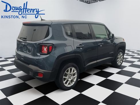 Used 2023 Jeep Renegade Latitude image 5