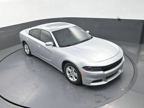 Used 2020 Dodge Charger SXT w/ Leather Interior Group RWD image 23