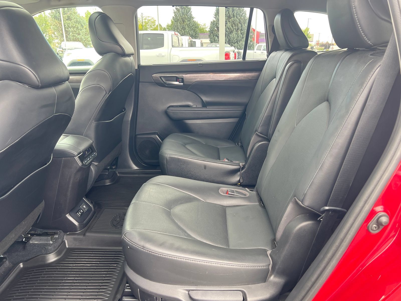 Used 2021 Toyota Highlander Limited AWD/4WD image 24