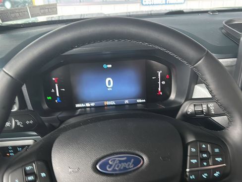 Used 2025 Ford Maverick XLT w/ XLT Luxury Package image 10