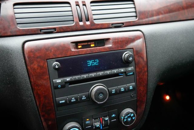 Used 2010 Chevrolet Impala LT FWD image 27