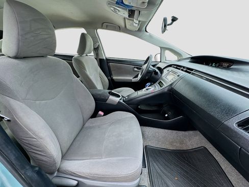 Used 2013 Toyota Prius Three image 18