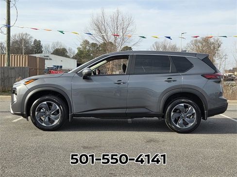 Used 2026 Nissan Rogue SV image 2
