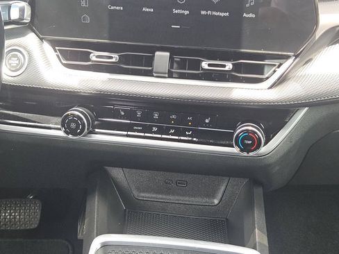 Used 2025 Chevrolet Equinox LT FWD image 21