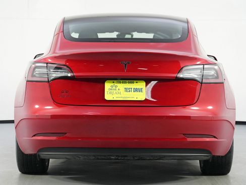 Used 2022 Tesla Model 3 image 11