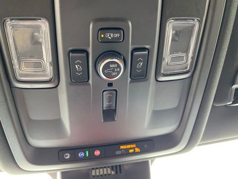 Used 2025 GMC Yukon Denali AWD/4WD image 31