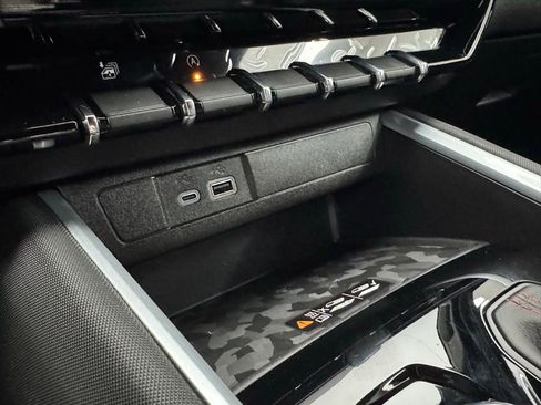 Used 2023 Chevrolet Colorado Z71 w/ Z71 Convenience Package 2 image 29