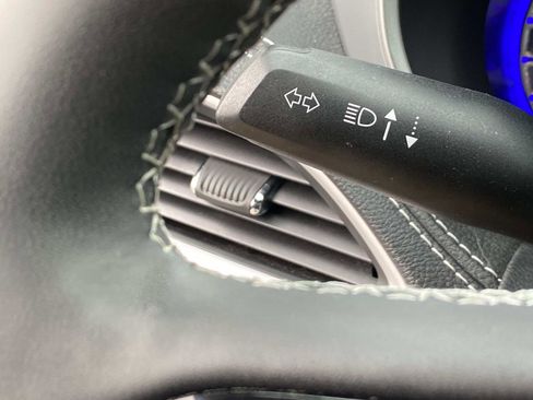 Used 2022 Chrysler Pacifica Touring image 16