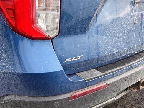 Used 2021 Ford Explorer XLT w/ Equipment Group 202A image 8