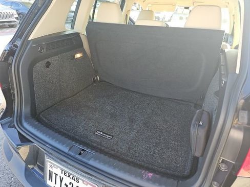 Used 2017 Volkswagen Tiguan S image 10