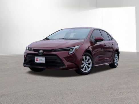 Certified 2026 Toyota Corolla LE image 1