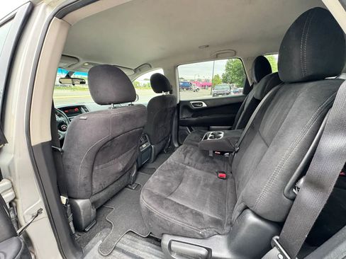 Used 2016 Nissan Pathfinder S AWD/4WD image 14
