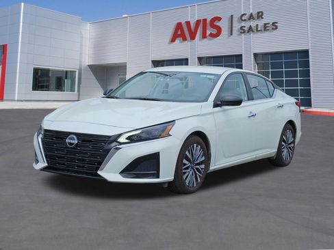 Used 2025 Nissan Altima 2.5 SV FWD image 1