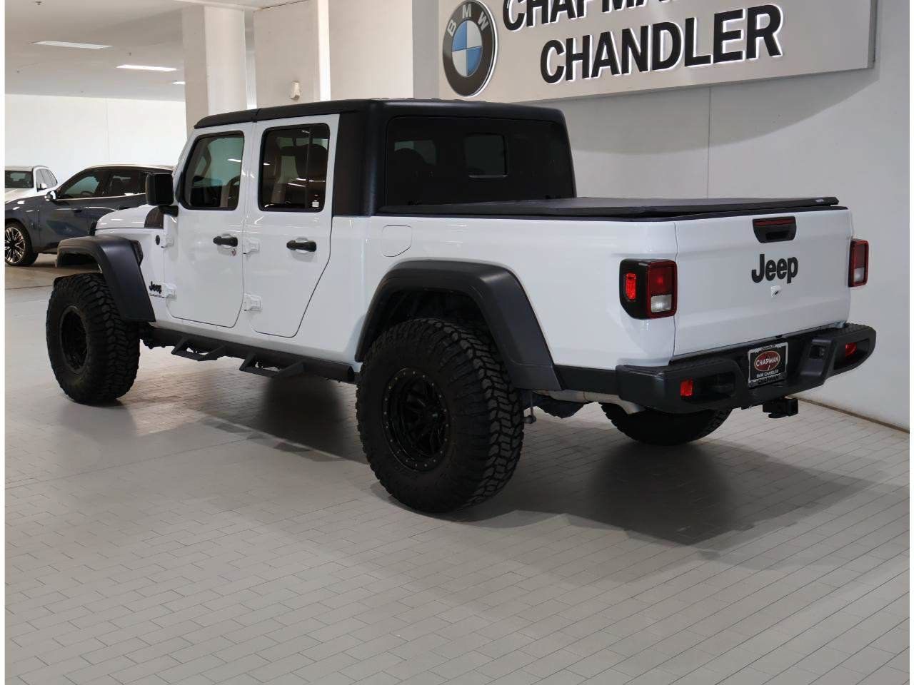 Used 2023 Jeep Gladiator Sport AWD/4WD image 5