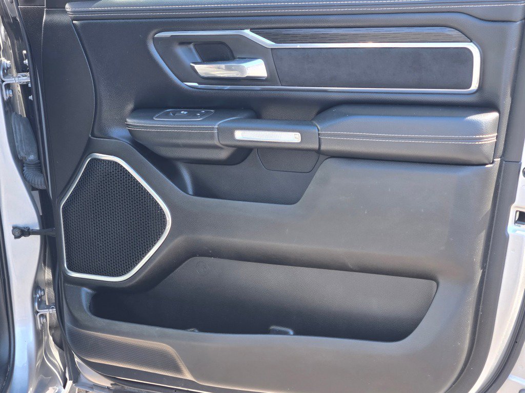 Used 2024 RAM 1500 Laramie AWD/4WD image 6